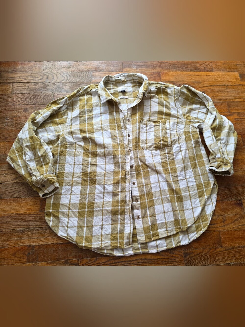 Universal Thread Tan & Cream Plaid Button-Down Shirt Or Shacket Oversized Fit